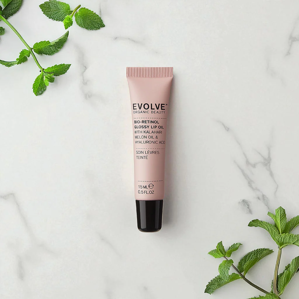 Bio-Retinol Glossy Lip Oil - Image 8